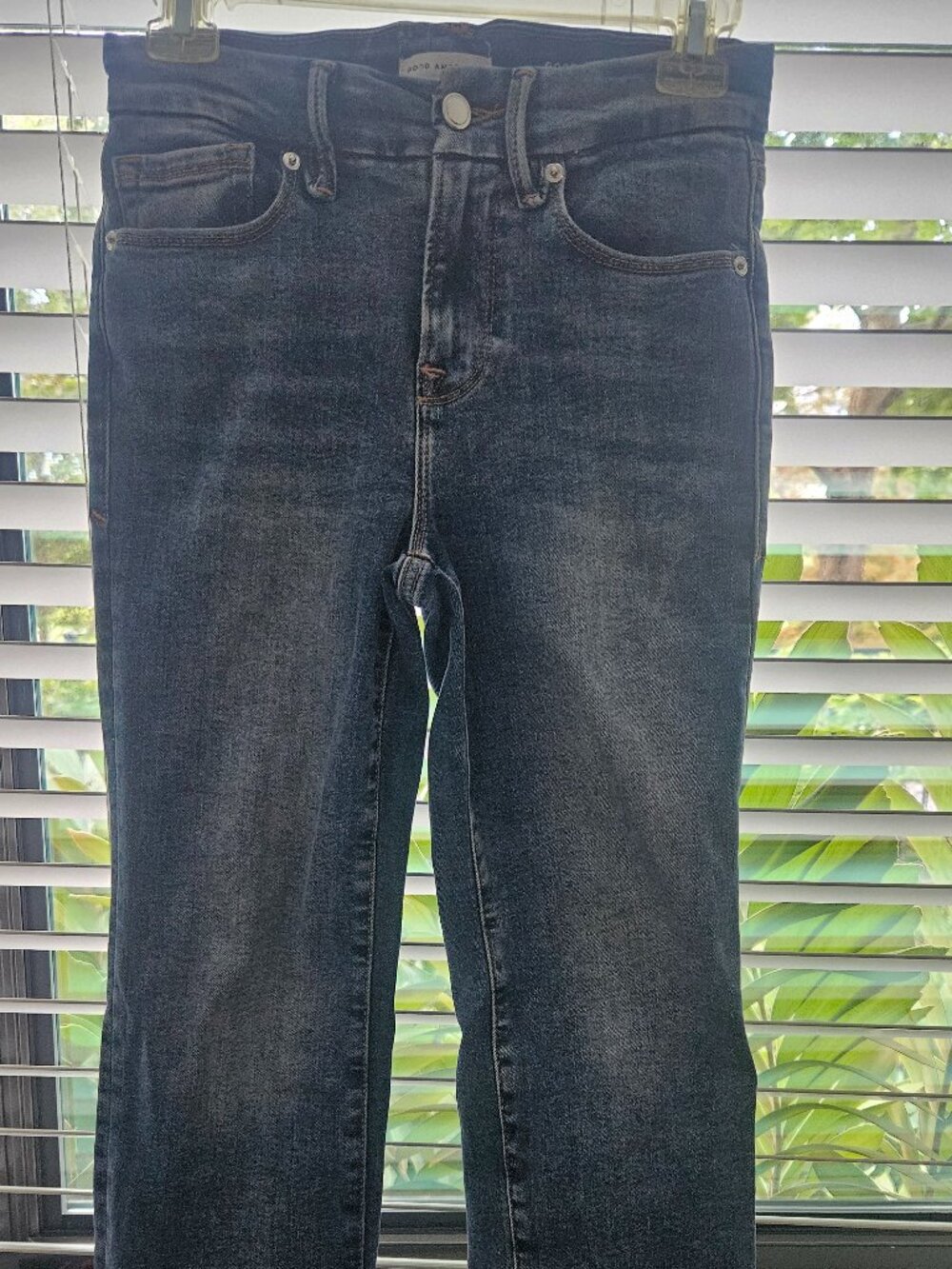 Good American Good Petite Straight Jeans 00–4 – Never Worn